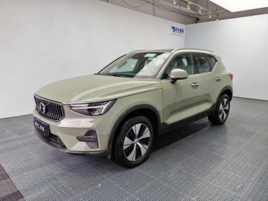 Volvo XC40 2026, фото 1
