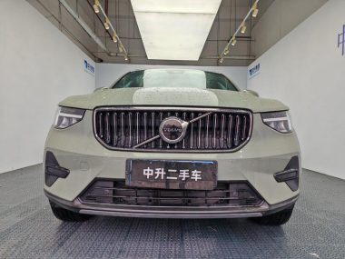 Volvo XC40 B3 — фото 2