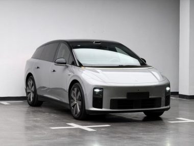 Li Auto i6 4WD Standard Edition — фото 3