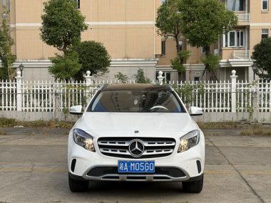 Mercedes-Benz GLA 200 Dynamic — фото 2