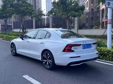 Volvo S60 B5 — фото 3