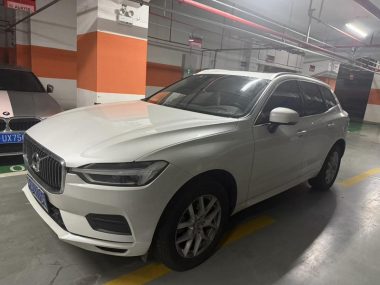 Volvo XC60 2018, фото 1