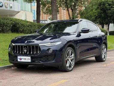 Maserati Levante 2022, фото 1