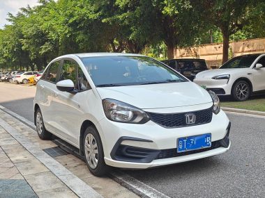 Honda Fit 1.5L CVT Trend Enjoy — фото 3