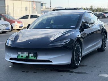Tesla Model 3 2024, фото 1