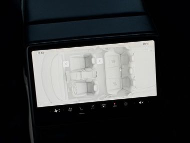 Tesla Model 3 Long Range AWD — фото 4