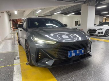 Changan UNI-V 1.5T Premium — фото 3