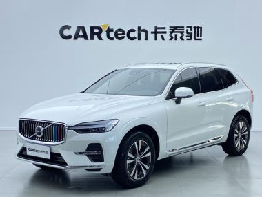 Volvo XC60 2022, фото 1
