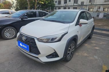 Toyota Yaris L 2023, фото 1