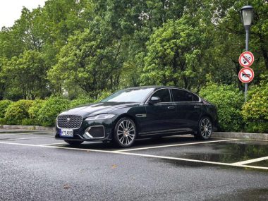 Jaguar XFL 2024, фото 1