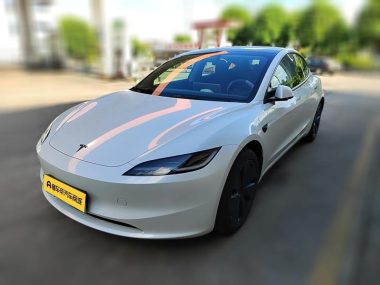 Tesla Model 3 2025, фото 1
