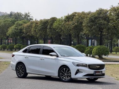 Geely Emgrand 4 1.5L CVT — фото 3