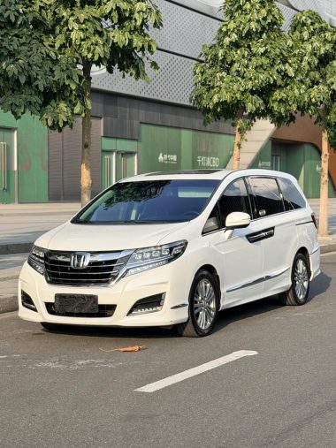 Honda Elysion 2019, фото 1