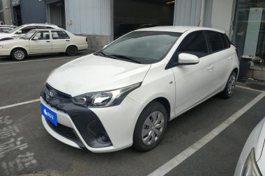 Toyota Yaris L 2023, фото 1