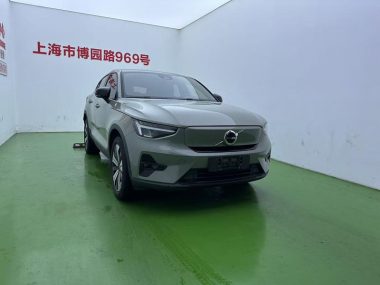 Volvo C40 Long Range Edition — фото 3
