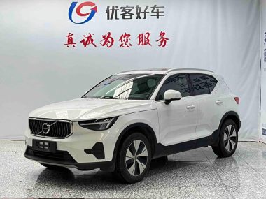 Volvo XC40 2024, фото 1
