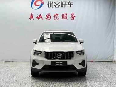 Volvo XC40 B3 — фото 2