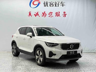 Volvo XC40 B3 — фото 3