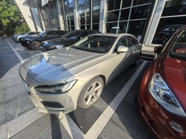 Volvo S90 2018, фото 1