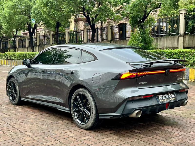 Changan UNI-V 1.5T Premium — фото 4