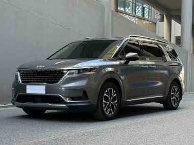 Kia Carnival 2021, фото 1
