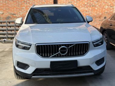 Volvo XC40 T3 — фото 2