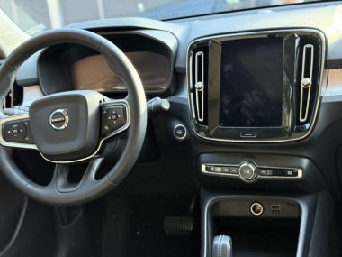 Volvo XC40 T3 — фото 4