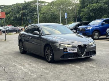 Alfa Romeo Giulia 2.0T 200HP Luxury — фото 3