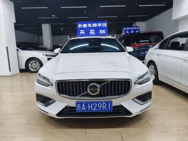 Volvo S60 B4 — фото 2