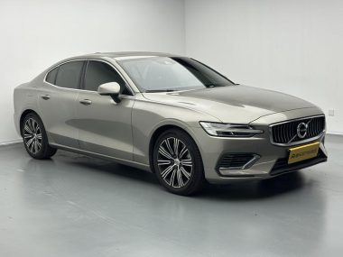 Volvo S60 T8 E — фото 3