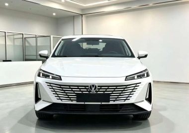 Changan Eado 1.5T DCT Premium — фото 2