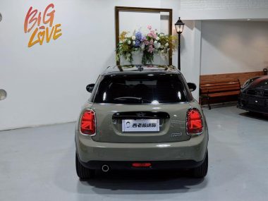 MINI MINI 1.5T COOPER Classic Line 5-door — фото 4