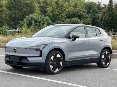Volvo EX30 2024, фото 1