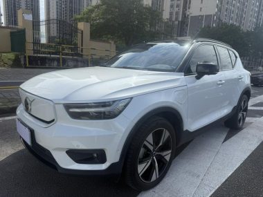 Volvo XC40 2022, фото 1