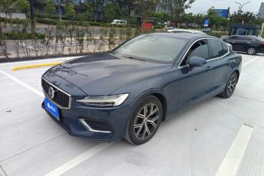 Volvo S60 2022, фото 1