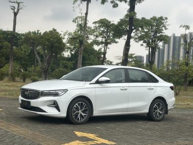 Geely Emgrand 2025, фото 1