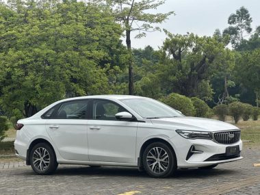 Geely Emgrand 400 1.5L CVT — фото 3