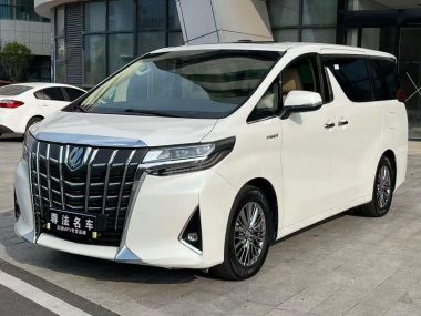 Toyota Alphard 2020, фото 1