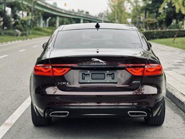 Jaguar XFL 2.0T P200 — фото 2