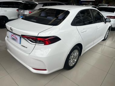 Toyota Corolla 1.5L CVT GR SPORT — фото 4