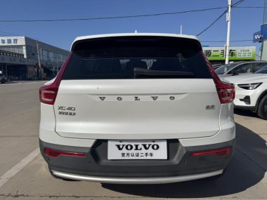 Volvo XC40 B3 — фото 4