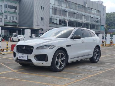 Jaguar F-PACE 2020, фото 1