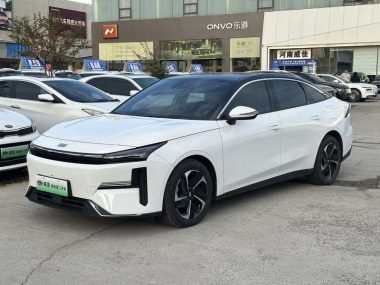 Geely Galaxy L6 2024, фото 1