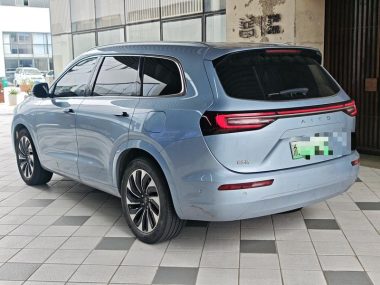 AITO M7 Plus 5-seat RWD — фото 4
