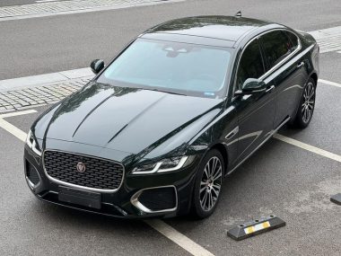 Jaguar XFL 2024, фото 1