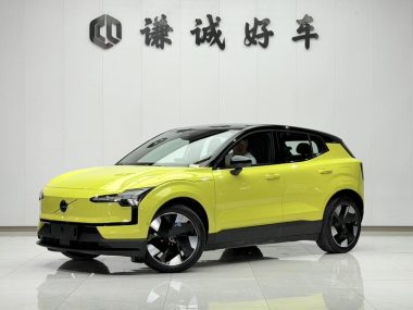 Volvo EX30 2024, фото 1