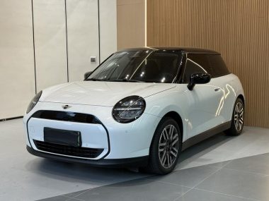 MINI COOPER 2025, фото 1