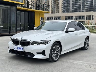 BMW 3-Series 2022, фото 1