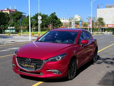 Mazda 3 2018, фото 1