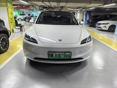 Tesla Model 3 Long Range AWD — фото 2